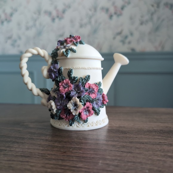 Dezine Other - Vintage Dezine Watering Can Trinket Box Lid Cream Floral Hand Painted 1993